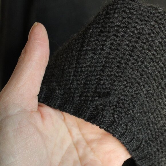 J Crew Mens Merino Wool Dark Gray Sweater, Size Medium, V Neck Pullover - Picture 5 of 11